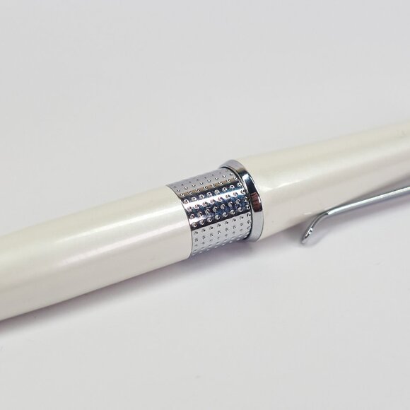 Cross Beverly / Pearlescent White Lacquer / Chrome Ballpoint Pen / Gift Pen - Picture 7 of 7